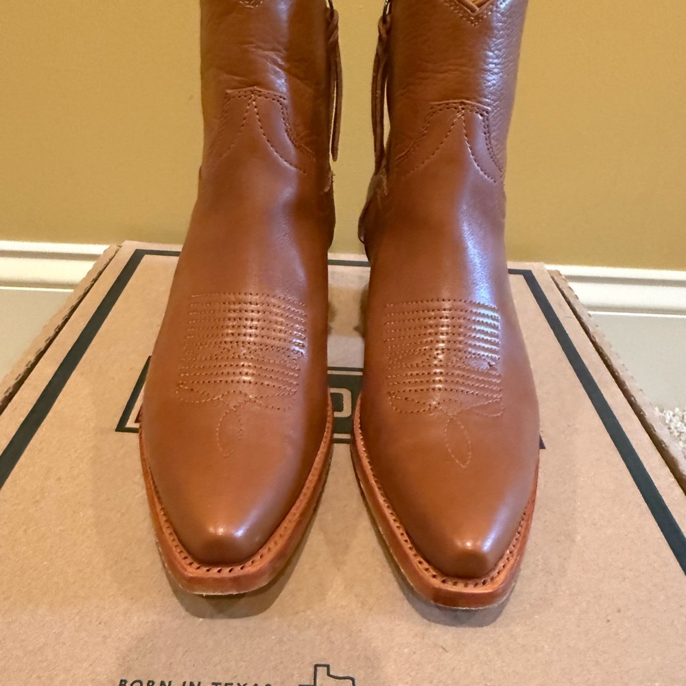 Tecovas Tan Leather Cowboy Boots - Daisy